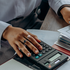Gestión contable general y de costes y gestión fiscal